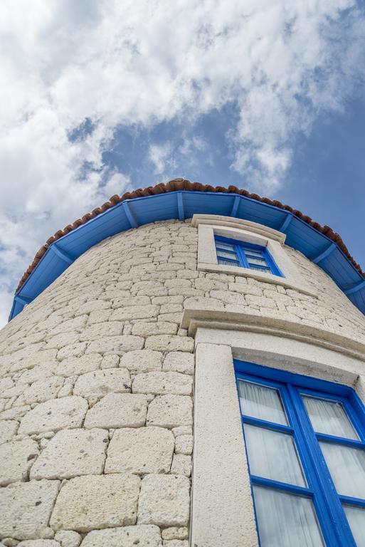 Alacati Degirmen Hotel ภายนอก รูปภาพ
